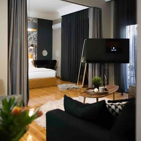 Apartment 4 Travelers Together