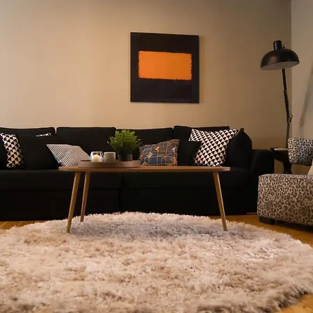 Apartment 4 Travelers Together